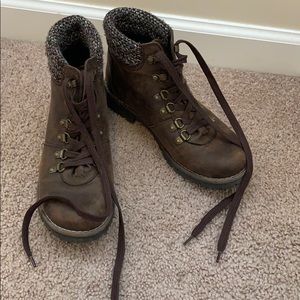 Sonoma women’s hiker boots in brown